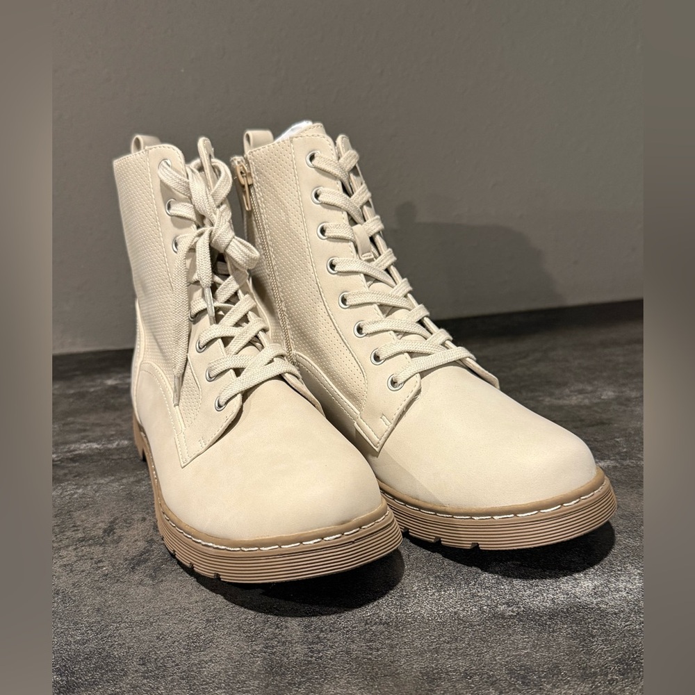 Arizona Jean Company Beige Lace-Up Combat Boots